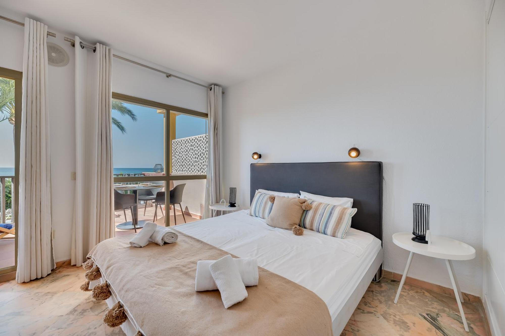 Front Line Beach Studio Apartment Marbella Luaran gambar